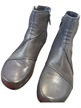 Earth Atlas Wide Women’s Leather Ankle Booties Grey Zip Buckle Gore Size 8D